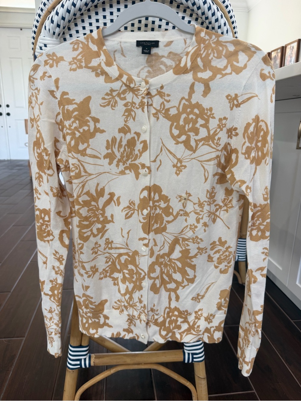Ann Taylor Factory Floral Cardigan Sweater Size M Cream Tan Cotton NWOT